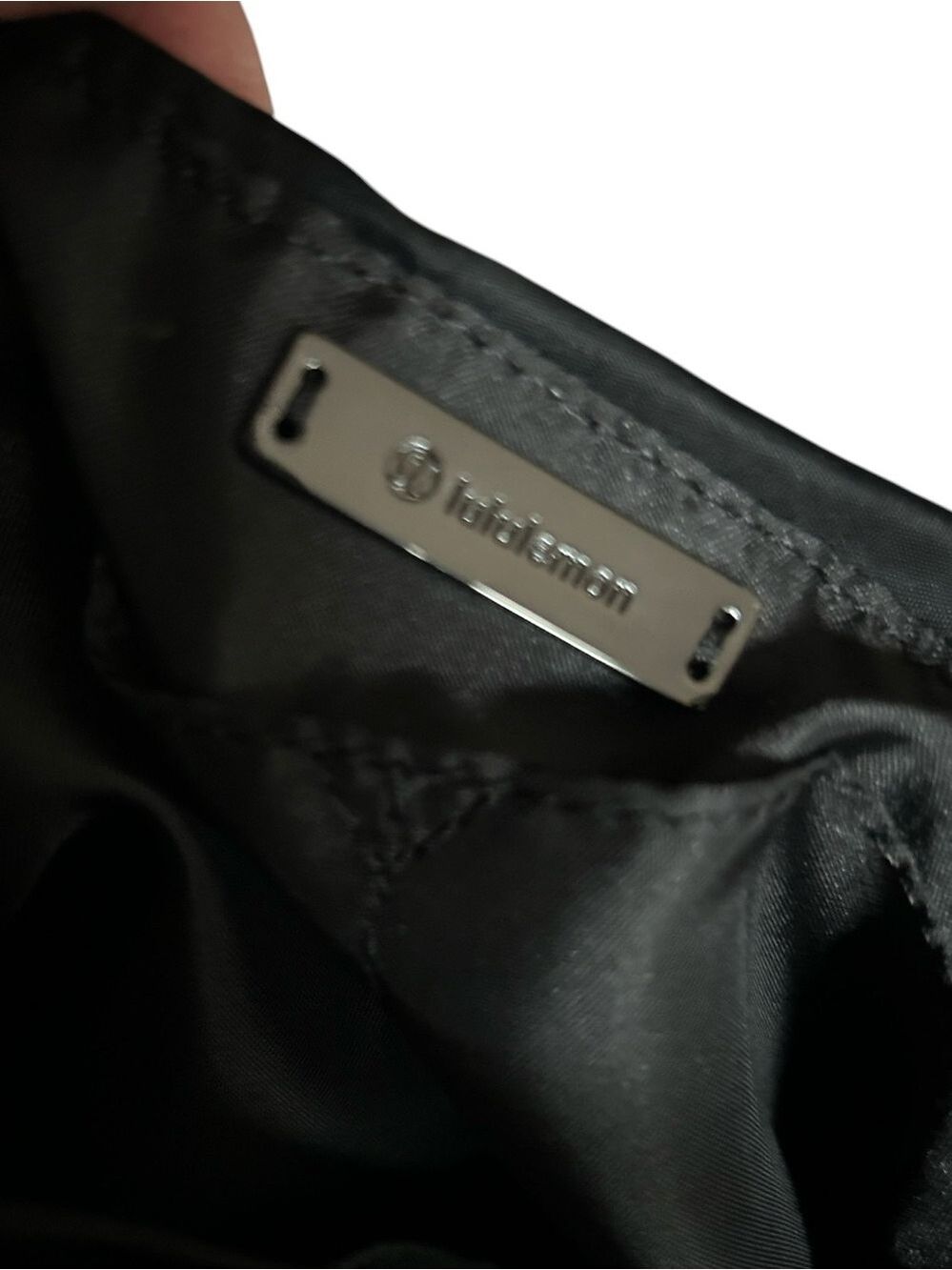 Lululemon Back to Me Bag 8.5L Convertible Backpack Crossbody in Black - Picture 10 of 11